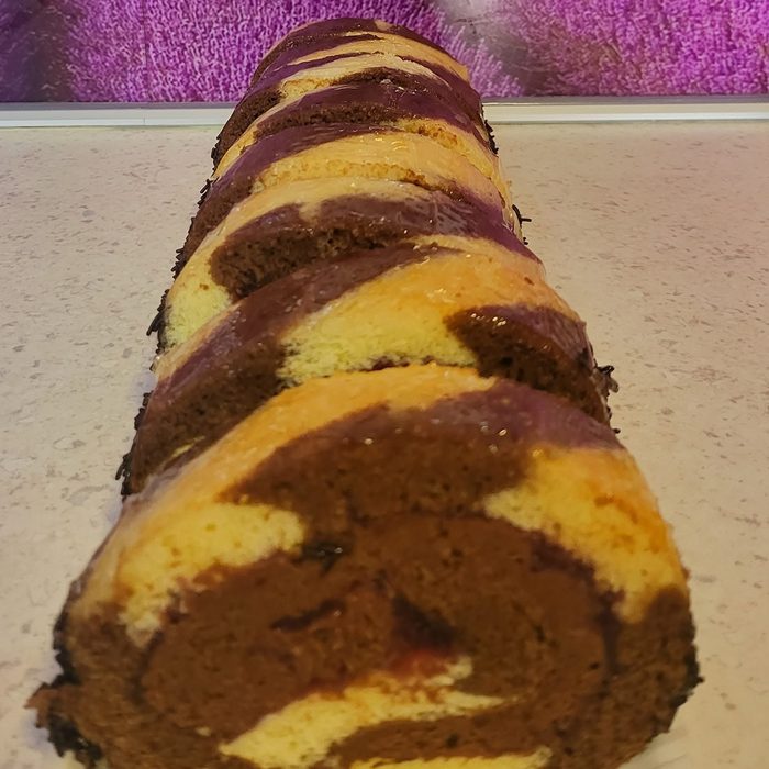 Ruladă marmorată, tăiată felii
